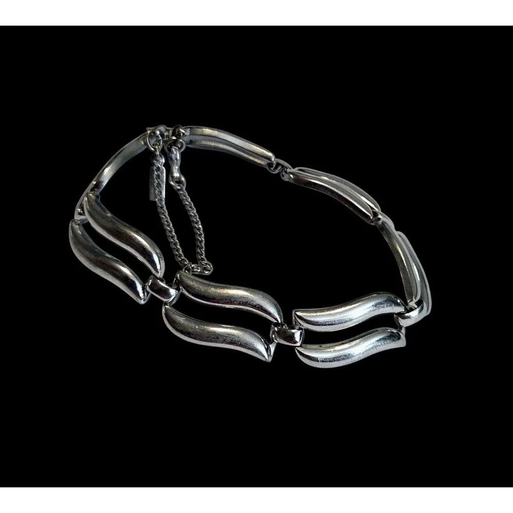Vintage MONET Wavy‎ Link Silver Tone Bracelet Safety Chain 7